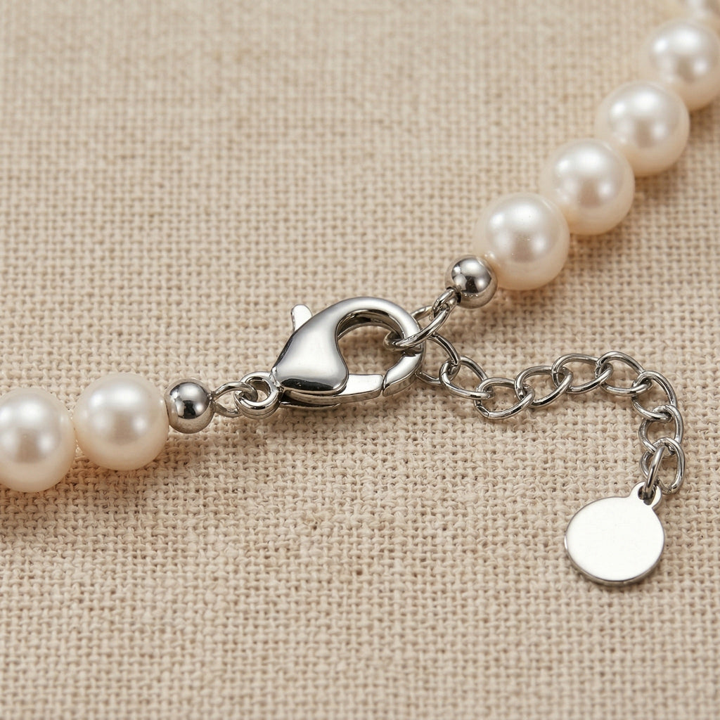 Sophisticated Freshwater Pearl Necklace with Elegant Design