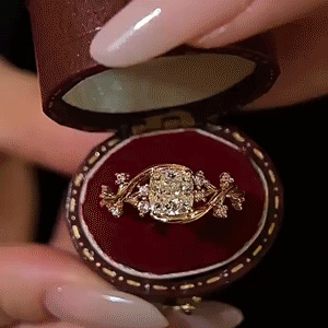 🔥 LAST DAY 90% OFF : The Vintage "Secret Garden" Cushion-Cut Moissanite Ring
