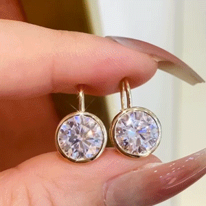 🔥 LAST DAY 90% OFF | Round Bezel Moissanite Leverback Earrings – Clean Circular Detail & Elegant Everyday Movement