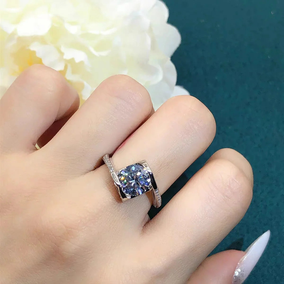 🔥 LAST DAY 90% OFF | Heartfelt Round-Wrap Moissanite Ring – Romantic Curves & Everyday Sparkle